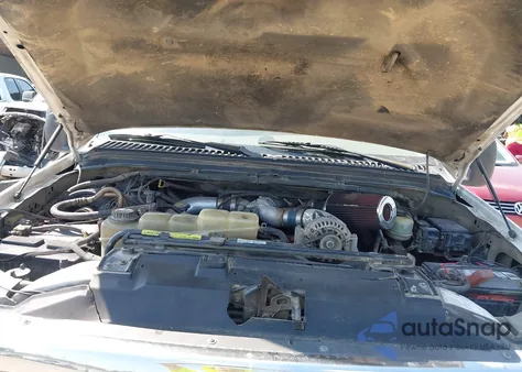 2000 Ford F-250 Lariat/Xl/Xlt z USA, uszkodzony, nr VIN 1FTNX21F2YEB73582